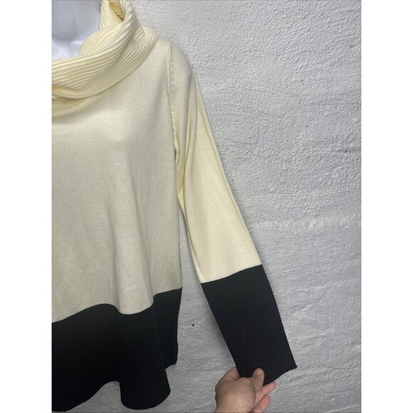 Calvin Klein turtleneck sweater size medium - Picture 3 of 7
